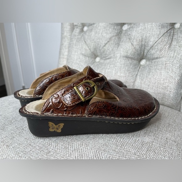 Alegria Womens SZ 35/US 4-5 Brown Black Swirl Patent Leather Clogs Slip On Shoes - Picture 3 of 5